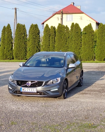 Volvo V60 cena 61500 przebieg: 256000, rok produkcji 2017 z Nowe Miasto nad Pilicą małe 379